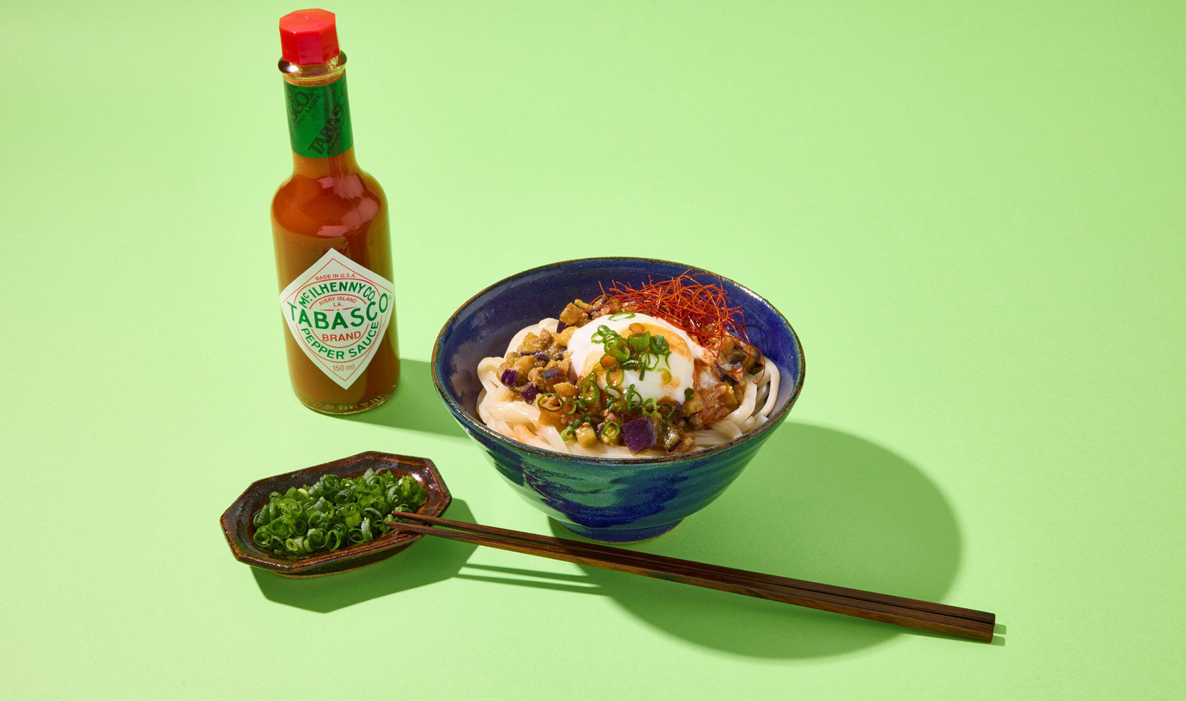 TABASCO® オリジナルレッドペパーソース ✕ ︎茄子入り肉味噌うどん